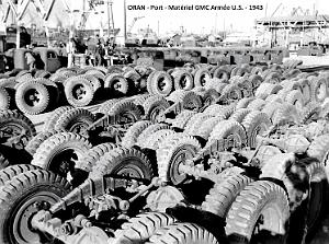 LES AMERICAINS EN 1943-AU PORT D ORAN ET A LA BASE DE MATERIELS VERS ARCOLE